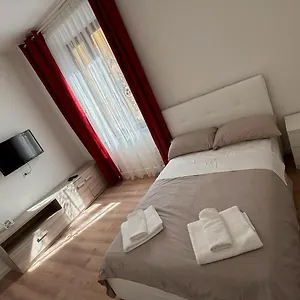 Station And Airport Room'S
